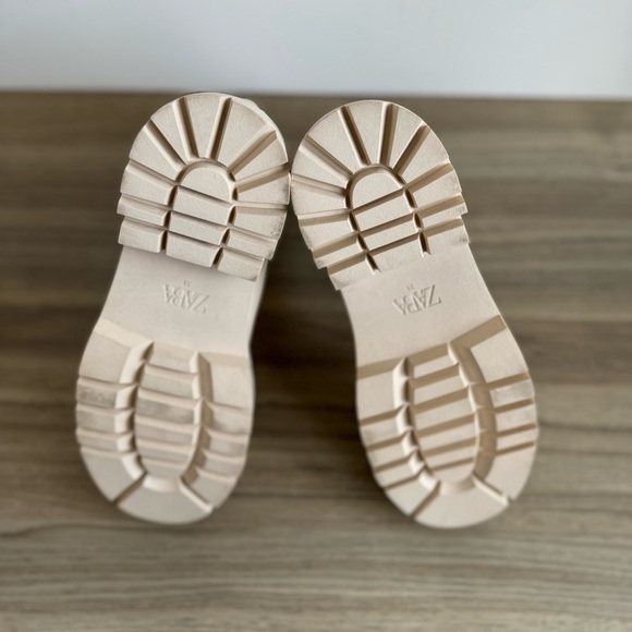 ZARA Ecru Slip On Lug Sole Leather Combat Chelsea Boots Size 39 - Picture 7 of 7